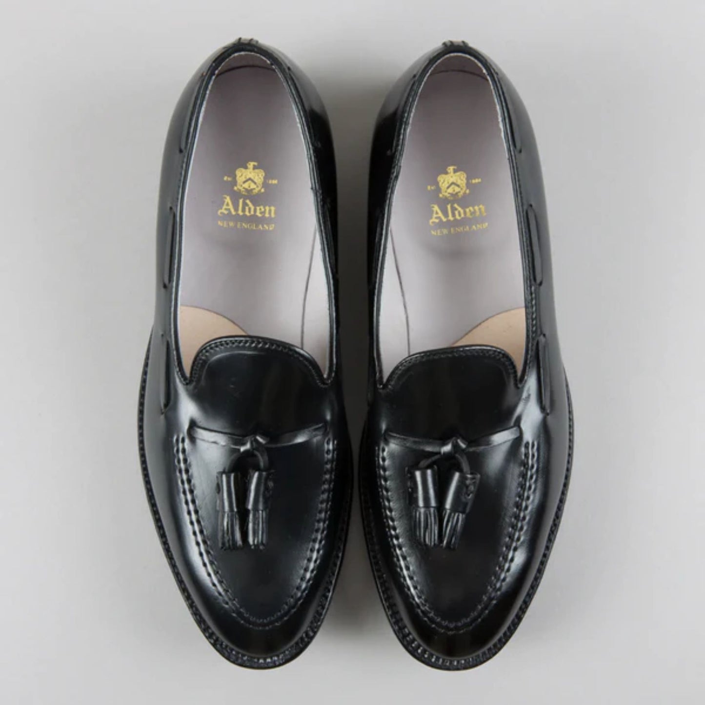 ALDEN - 664 Cordovan Tassel Loafer Black