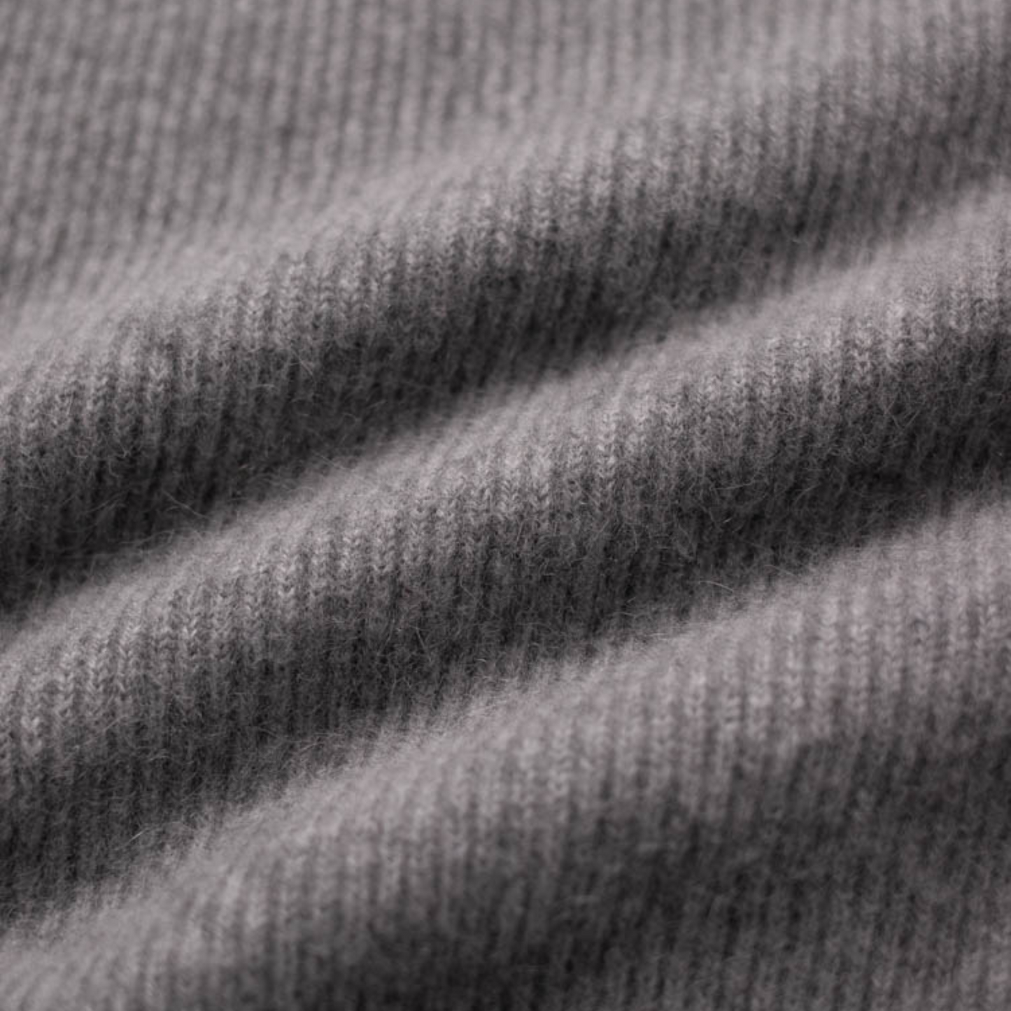 BATONER - Cashmere Fox Crew Neck