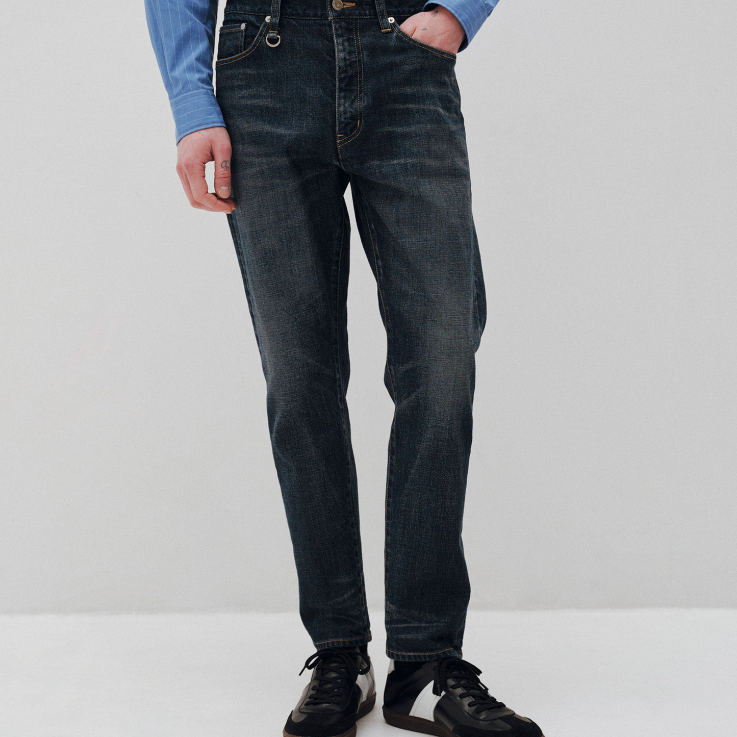 SOPHNET.- Damaged Stretch Denim Tapered pants